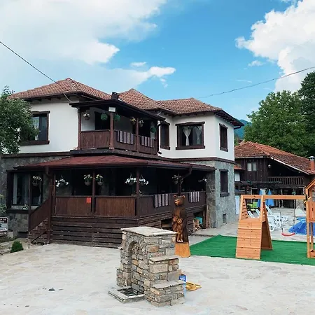 карамановите къщи 3* Aprilzi