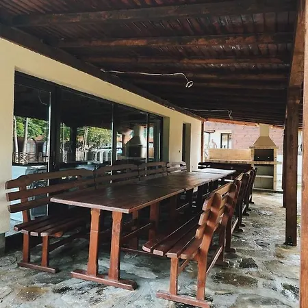 карамановите къщи 3* Aprilzi