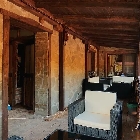 Gasthof карамановите къщи Aprilzi