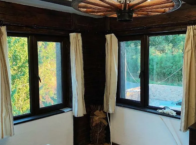 招待所 карамановите къщи