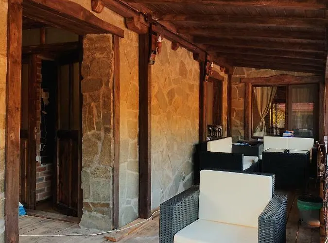 招待所 карамановите къщи 阿普里尔齐